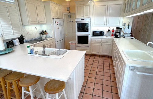 Watsonville House | Ultimate oceanfront cottage ~ pickleball and toys! * groceries delivery