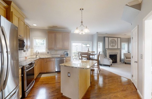 Simpsonville House | Ultra CLEAN and COZY Home away from Home!