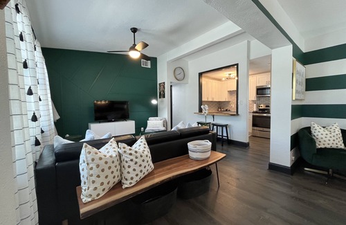 Coquina Key House | Ultra-cute, newly renovated modern 2/1 home