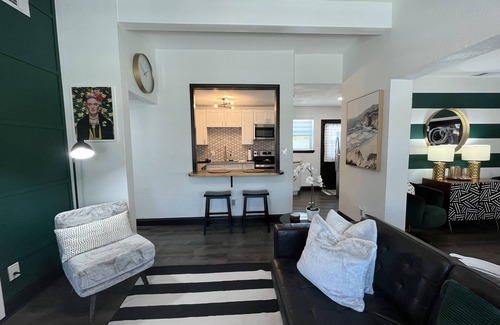 Coquina Key House | Ultra-cute, newly renovated modern 2/1 home