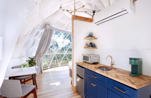 Canton Cabin | Ultra Luxe Dome + Hot Tub + Mtn View + 20min to AVL