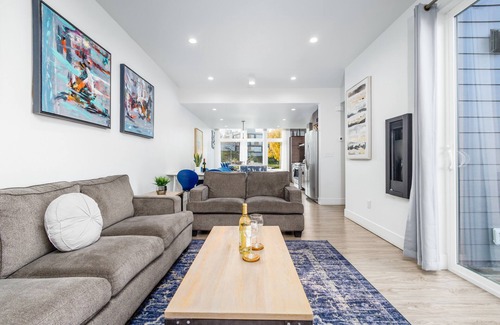 South Addition House | Ultra modern townhome with ocean views, fireplace, & W/D - dog-friendly