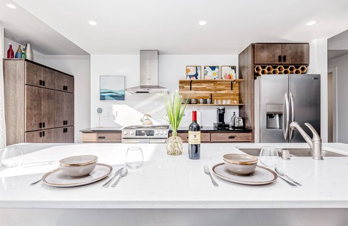 South Addition House | Ultra modern townhome with ocean views, fireplace, & W/D - dog-friendly