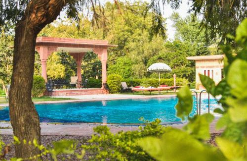 Bhandarej Hotel | Umaid Palace - A Lakeside Resort - 25 minutes from Mehandipur Balaji - 20 minutes from Chand Baori Stepwell Abhaneri & 40 minutes from Bhangarh Fort