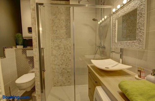 Annecy Old Town Apartment | Un Appart En Ville O Fil de l'O