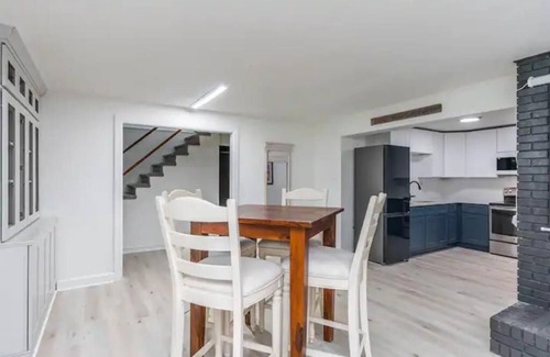 Lexington House | Unbeatable Location: Trackside Farm at Keeneland