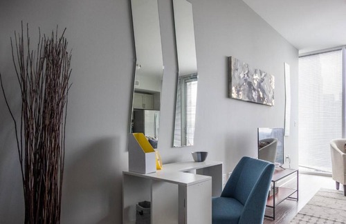 Charlotte Center City Apartment | UNBELIEVABLE CITY VIEWS IN UPTOWN HIGH-RISE STUDIO