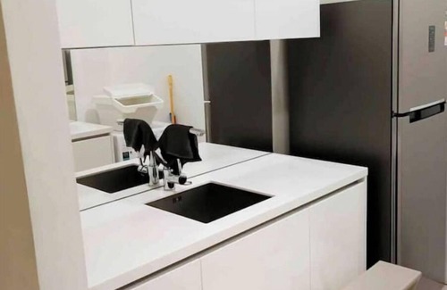 Golden Triangle Condo | Unblocked KL Tower View | 3Min Walk to KLCC @ 4-5 Pax 中文房东