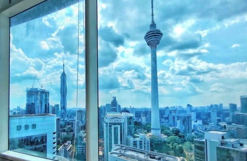 Golden Triangle Condo | Unblocked KL Tower View | 3Min Walk to KLCC @ 4-5 Pax 中文房东