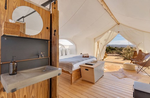 Moab Cabin | Under Canvas Moab
