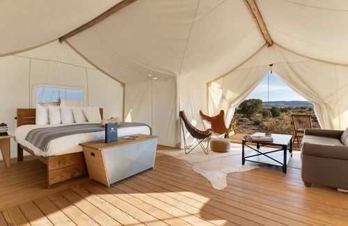 Moab Cabin | Under Canvas Moab