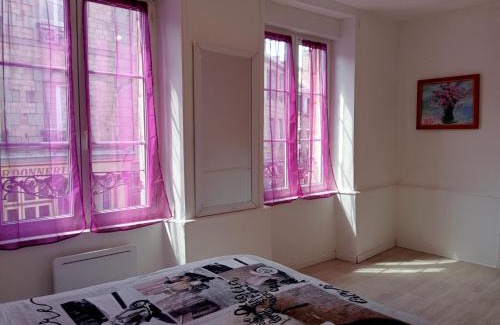 Villedieu-les-Poeles Apartment | Une escale bien sympathique