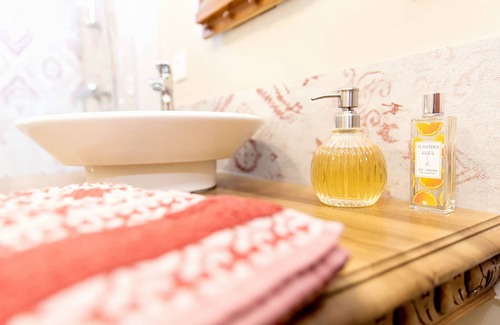 Montbrison Bed & Breakfast | Une Odeur de Tilleul