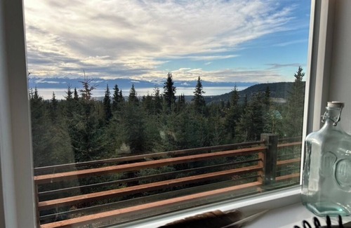 Fritz Creek House | Unforgettable Alaskan Experience - Quaint Home with ocean and mountain views