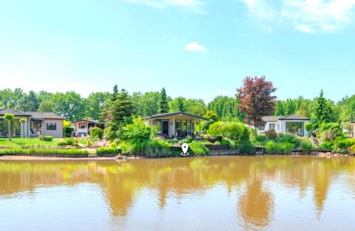 Stegeren Ski Chalet | Uniek Chalet met uitzicht op het water!