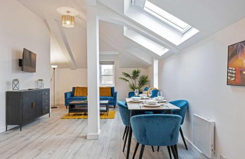 Belfast House | Unique 1 bed Penthouse in East Village, Belfast - Walk to City Centre, Roof Terrace
