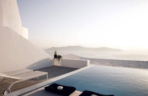 Imerovigli Apartment | Unique 1BR Suite with Dazzling Views