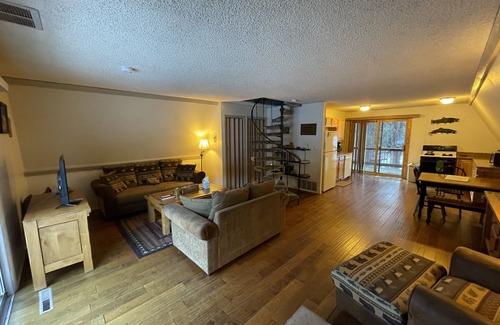 Estes Park Ski Chalet | Unique A-Frame! Just 1.5 mi to Estes & RMNP entrance