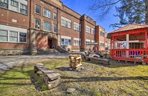 Wilcoe Apartment | Unique ATV Apartment in Remodeled Schoolhouse