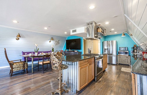 Slidell House | Unique Bayou Waterfront Whimsical home in family neighbor