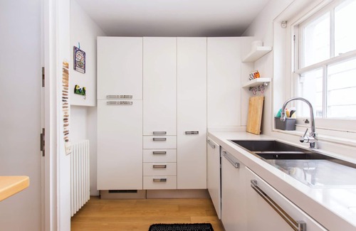 Pembridge Apartment | Unique Bright Apartment with Private Balcony