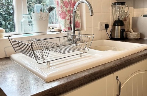 Edwinstowe Cottage | Unique Cosy Cottage In Sherwood Forest