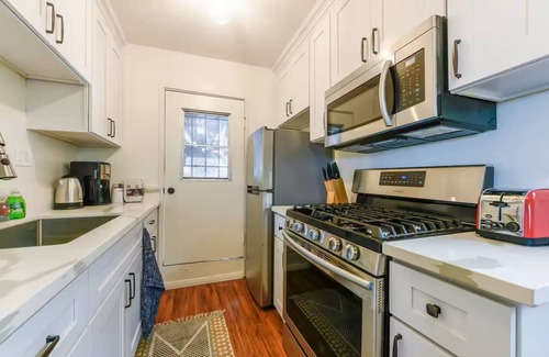 Elysian Heights House | Unique Echo Park Bungalow Hideaway 3BR/2Bth +Patio