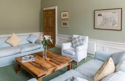 New Town Apartment | Unique Edinburgh New Town Apartment near Princes Street