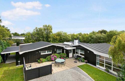 Egense House | Unique Holiday Home In Quiet Surroundings