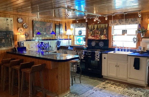 Shallotte House | Unique home and cottage directly across the street from intracoastal waterway