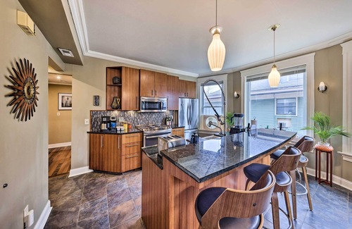 Southmoreland Apartment | Unique Kansas City Apt: Walk to KC Streetcar Stop!