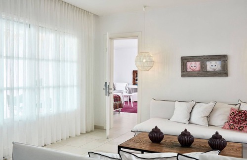 Elia Villa | Unique Mykonos Villa | Villa Elegant | 2 Bedroom Villa | Private Pool | Elia Beach