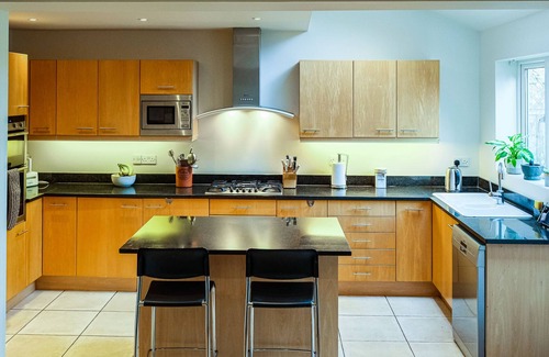 Charvil House | Unique open plan family home with garden, short walk to the Thames river