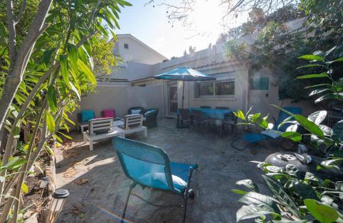 Le Lavandou Apartment | Unique résidence front de mer studio climatisé, jardin et classé
