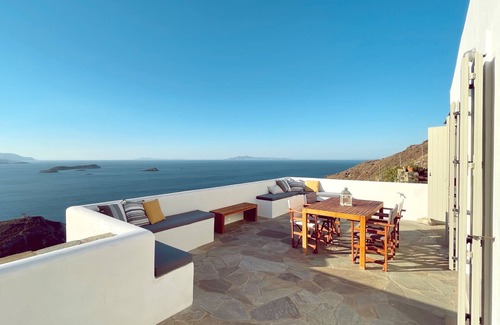 Ydrousa Villa | Unique Scenery Villa