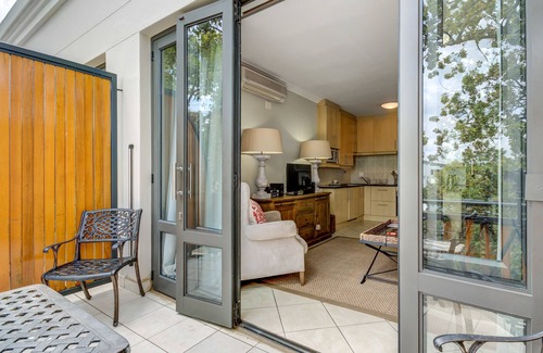 Stellenbosch Central Apartment | UniqueStay Oudehoek 1 Bedroom Apartment