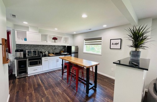 Charlottesville Condo | Unit 1 Expansive Luxury Suite for up to 4 Persons