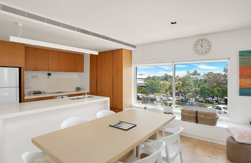 Rainbow Beach Apartment | Unit 105 Plantation Resort - Rainbow Beach. Plantation Resort. Second Floor. Aircon. Pool. Spa. Wifi