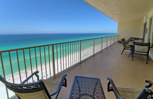 Thomas Drive Condo | Unit 1805 by RedAwning