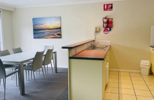 Flynns Beach House | Unit 237 Flynns Beach Resort