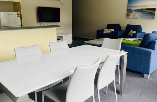 Flynns Beach House | Unit 237 Flynns Beach Resort