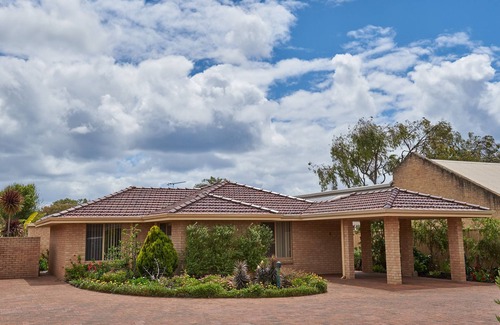 West Busselton Apartment | Unit 4 Family friendly accommodation close to the beach