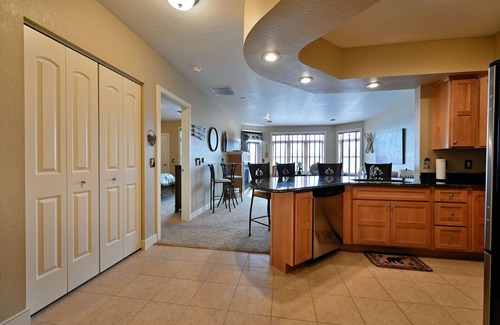 Birchwood Condo | Unit 433a 1 Bd/1 Ba Condo 1 Bedroom Condo by RedAwning