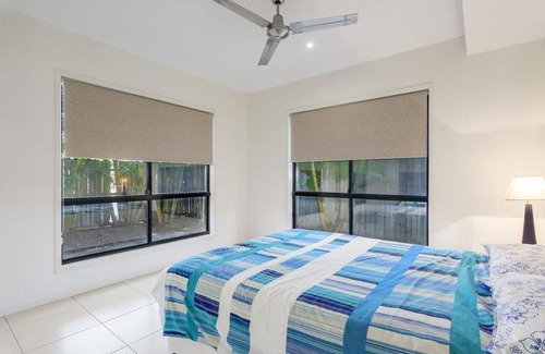 Rainbow Beach Villa | Unit 5 Rainbow Surf - Modern double storey townhouse with large shared pool close to beach and shop