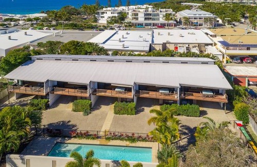 Rainbow Beach Villa | Unit 5 Rainbow Surf - Modern double storey townhouse with large shared pool close to beach and shop