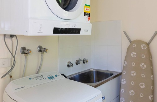 Eastwood Apartment | Unit 9-1 bedroom furnished apartment suitable for short & extended stays