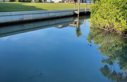 Grove City Apartment | Unit B.CLEAN,Great Location,Dockage Available,HEATED Pool,HUGE Back yard