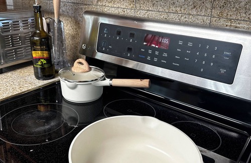 Federal Way House | Unit surrounded by treesnWasher and Dryer + Pet friendly!