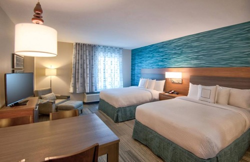 Flagami Hotel | Unit with Kitchenette! With Free Breakfast, Outdoor Pool, Onsite Parking!