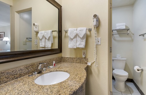 Eugene Hotel | University Inn & Suites
